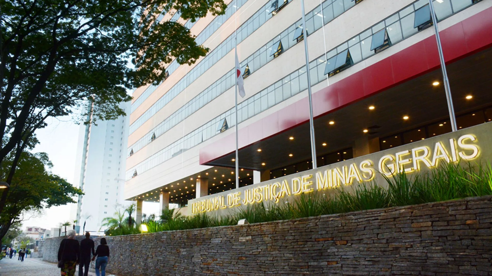 Polêmica em São Paulo: Relacionamento entre traficante e menina de 12 anos é classificado como 'família' pela Justiça