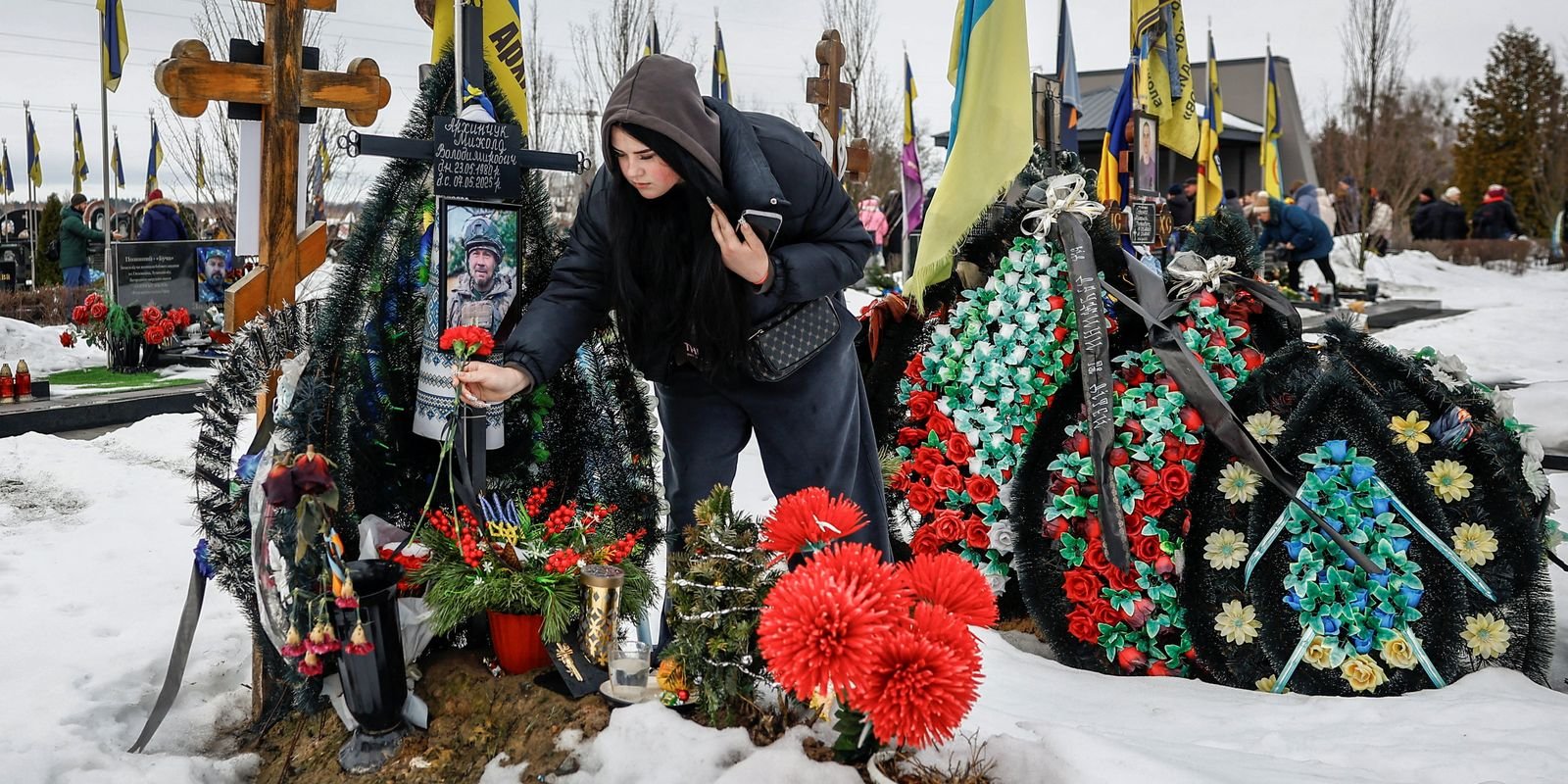 Quatro Anos da Invasão da Ucrânia: Análise dos Impactos Geopolíticos e Humanitários