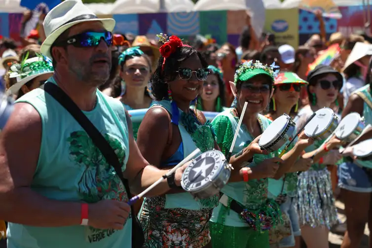 Quizomba: Ato no Aterro do Flamengo Une Lutas Ambientais e Combate ao Feminicídio
