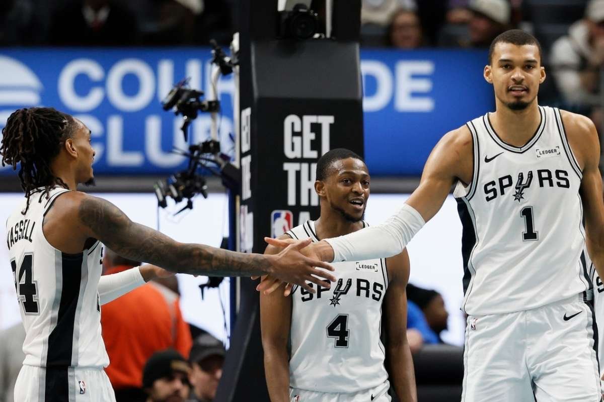 Renascimento dos San Antonio Spurs: De Pior Time da Liga a Forte Candidato ao Título da NBA