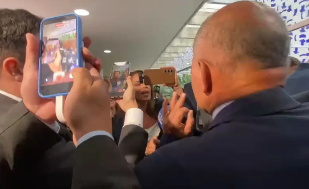 Repórter do ICL Notícias Enfrenta Intimidação Após Questionar Deputados da Oposição em Ação Polêmica