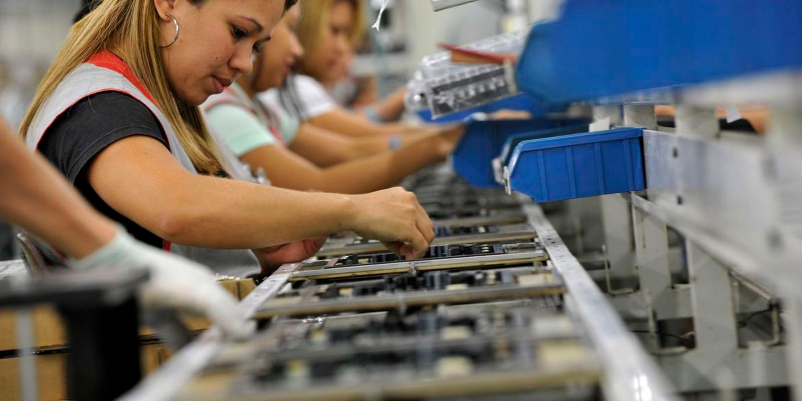 Revisão das Taxas de Importação de Eletrônicos: Preços Permanecem Estáveis no Mercado Brasileiro