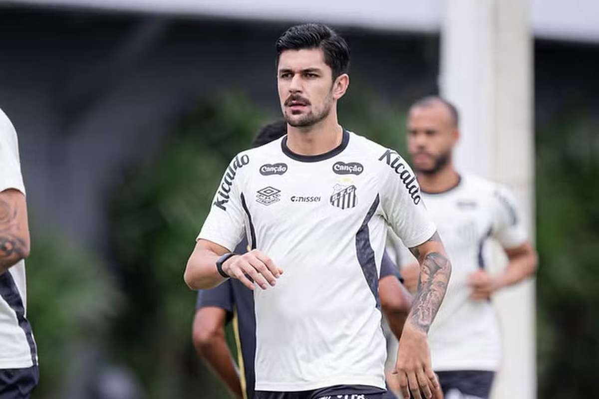 Santos Enfrenta Proibição de Transferências e Impede Inscrição de Novo Jogador
