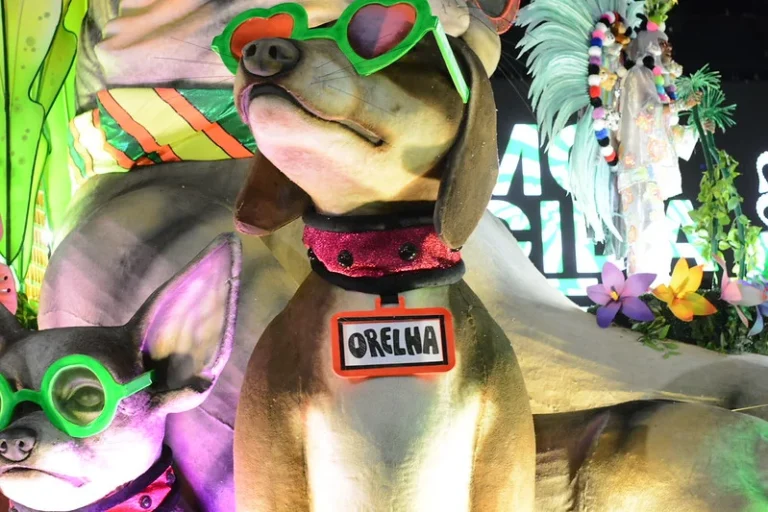 Segunda Noite de Sapucaí: Homenagens a Rita Lee, Bembé, Ciça e Carolina Maria de Jesus Encantam o Público