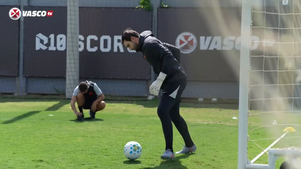 Torcedores do Vasco Exigem Respostas de PH: Acompanhe o Clamor da Torcida