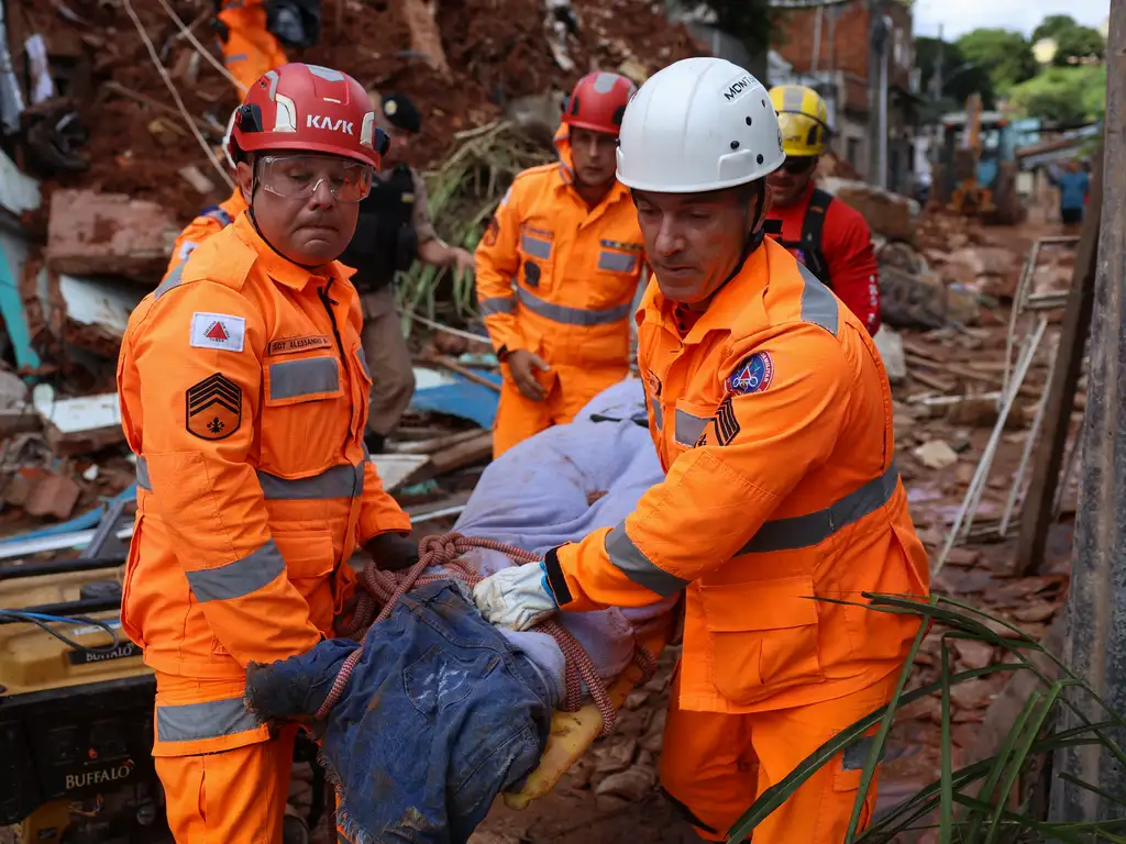 Tragédia em Minas Gerais: Chuvas Devastadoras Resultam em 47 Mortos e 20 Desaparecidos