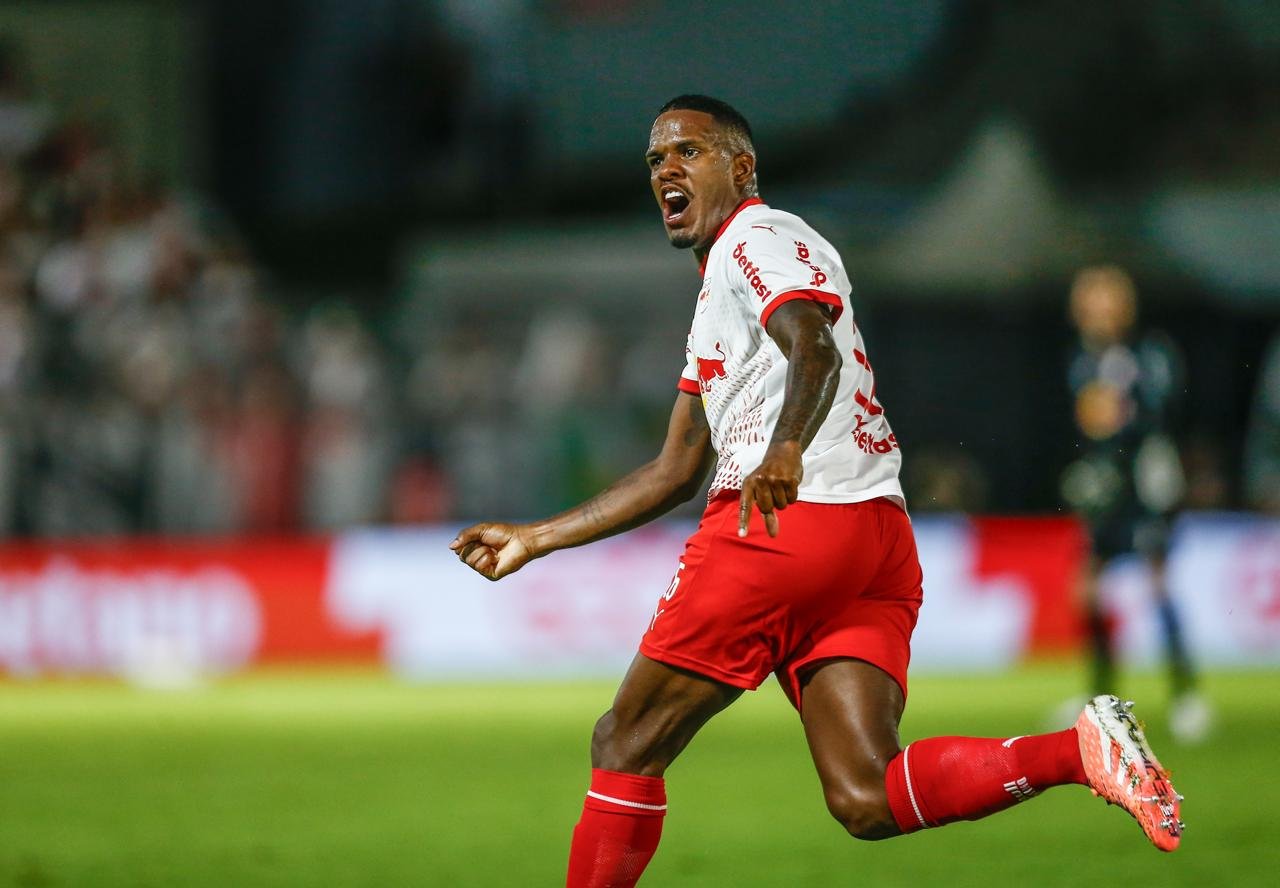 Zagueiro do Bragantino se Retrata Após Comentários Machistas Sobre Árbitra: 'Minha Mulher e Minha Mãe Ficaram Indignadas'