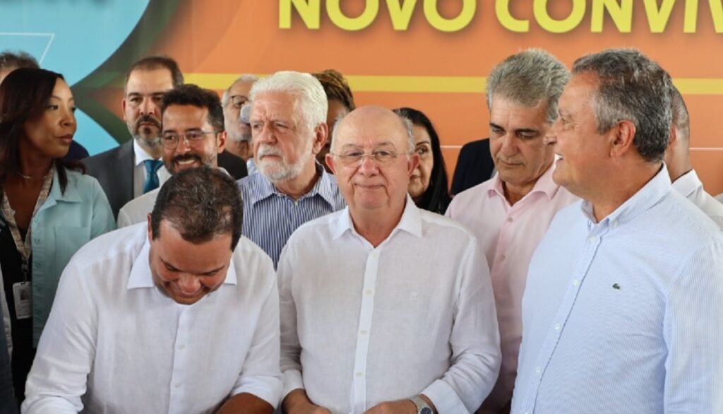 Zé Ronaldo Enfrenta Desafios Políticos: Resistência ao PT e Estratégia de Distanciamento de ACM Neto