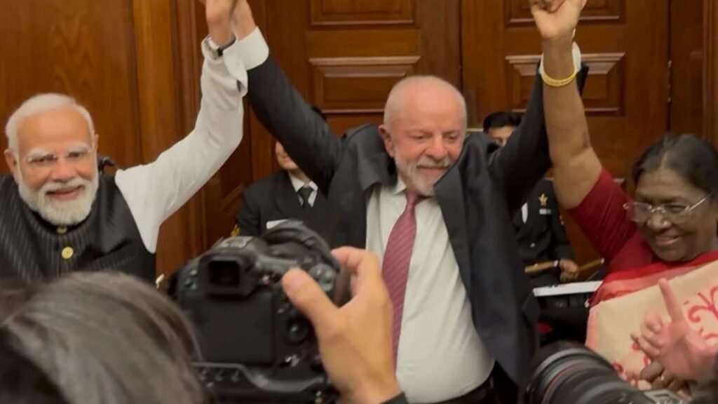 Zeca Pagodinho e Sabores Indianos: Primeira-Dama do Brasil Recebe Ofertas Culturais do Primeiro-Ministro