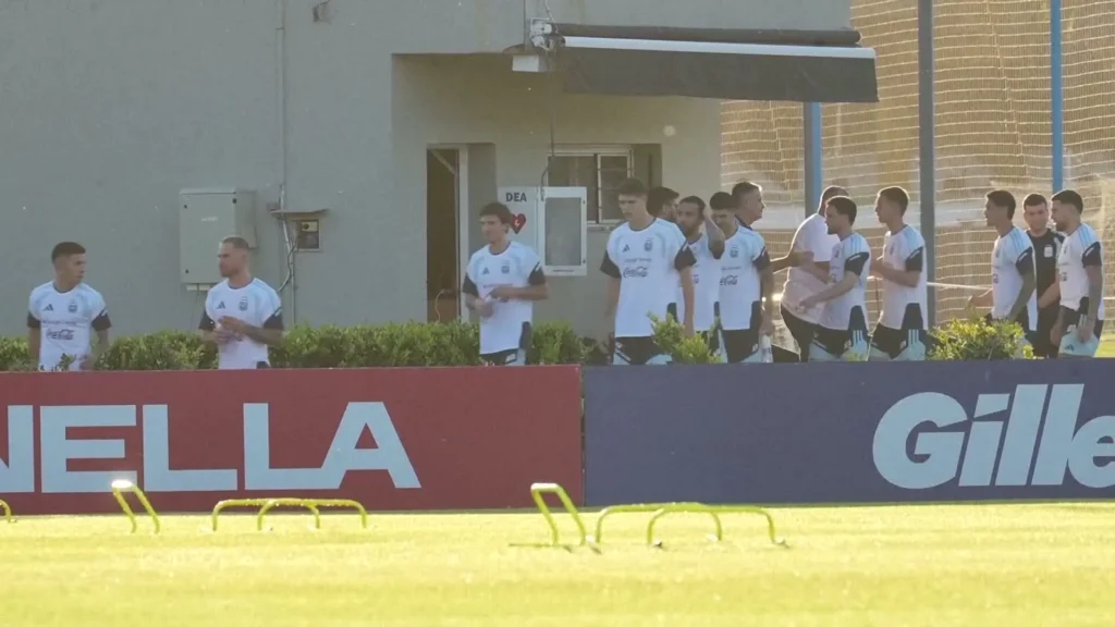 Argentina se Prepara para Amistoso Contra Mauritânia: Messi e Seleção Treinam Intensamente em Buenos Aires