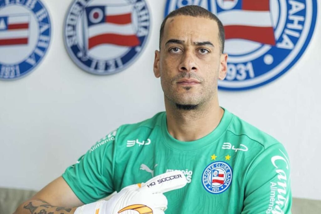 Bahia Contrata Goleiro Leo Vieira: Jogador Celebra Oportunidade Inédita e Promete Dedicação Total
