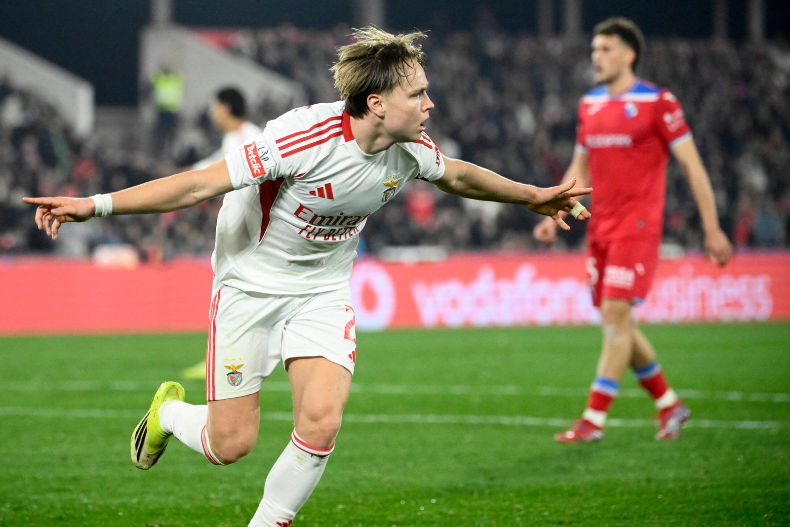 Benfica Supera Gil Vicente com Vitória Empolgante, Mesmo com Gol de Ex-Corinthiano