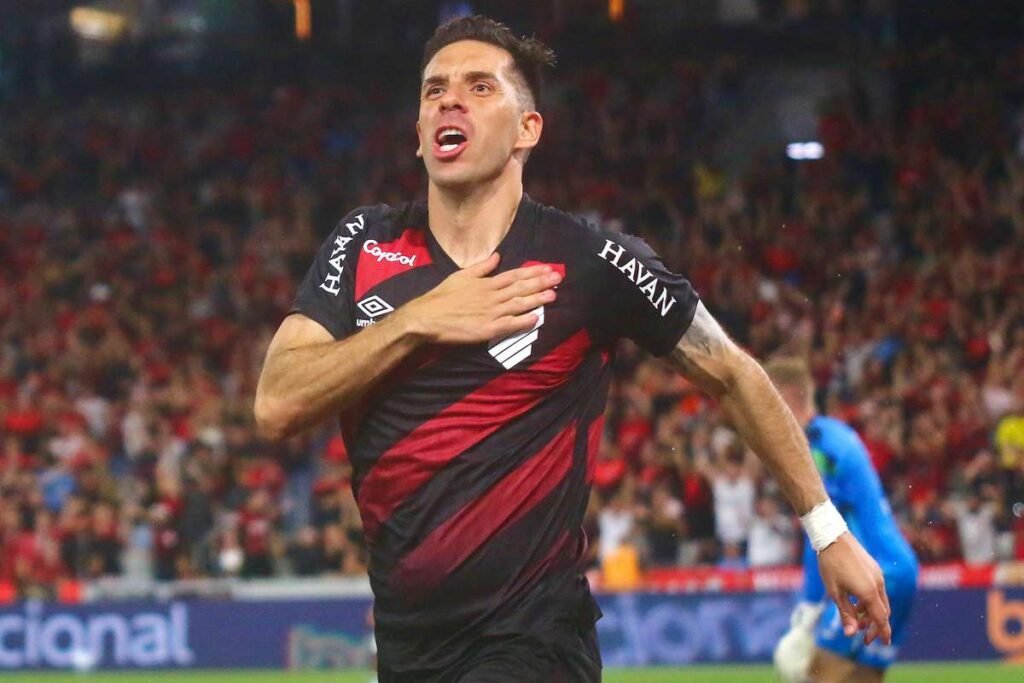 Brasileirão 2023: Athletico-PR Impõe Goleada sobre Botafogo e Assume a Vice-Liderança