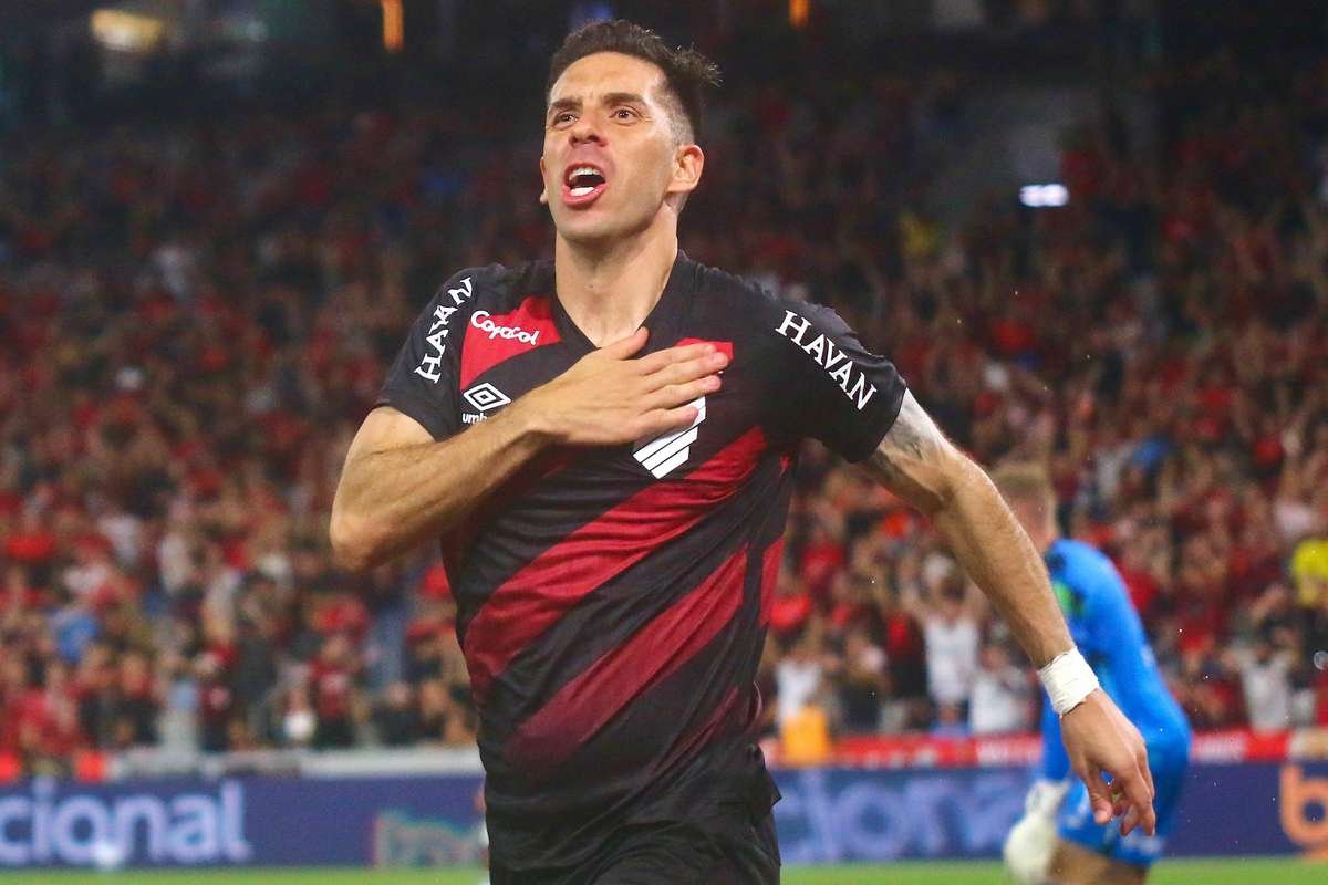 Brasileirão 2023: Athletico-PR Impõe Goleada sobre Botafogo e Assume a Vice-Liderança