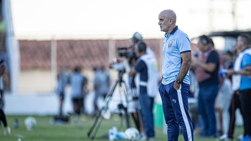 CSA Anuncia Demissão de Itamar Schülle: Consequências das Eliminações no Campeonato Alagoano e na Copa do Brasil