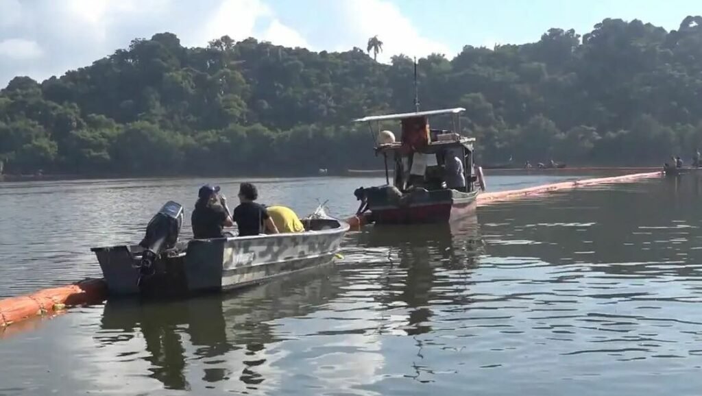 Barreira de cabelo humano ajudará a conter óleo na Baía de Guanabara