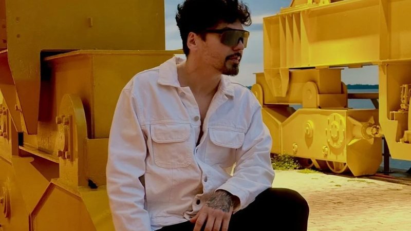 Cantor Sertanejo é Condenado por Abuso Sexual Contra Filhas; Artista Clama Inocência em Declaração Emocionante