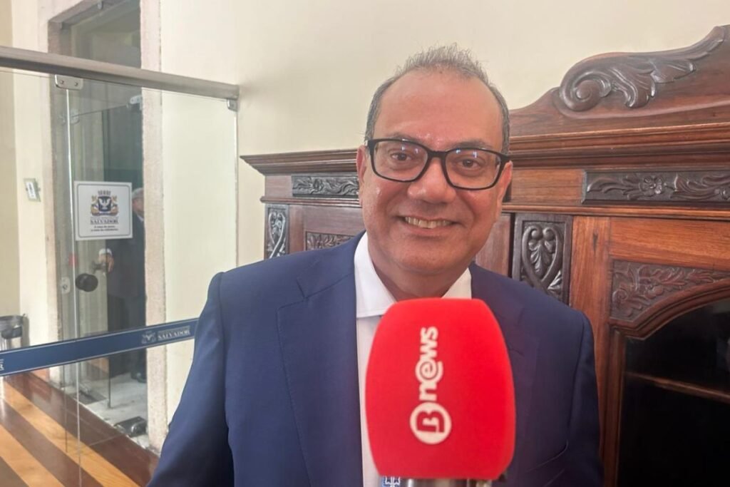 Carlos Muniz Responde à Exclusão de Partidos na Chapa Majoritária da Oposição: Uma Análise Crítica do Cenário Político