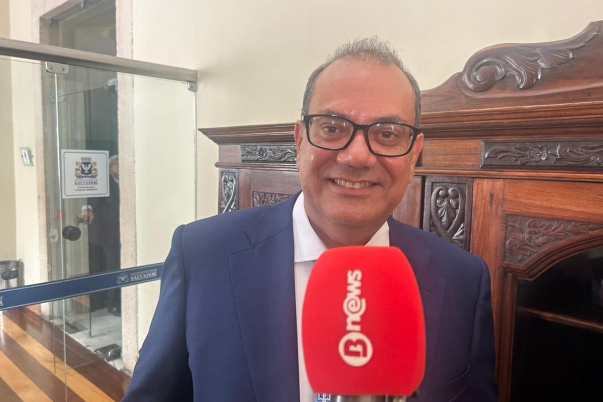 Carlos Muniz Responde à Exclusão de Partidos na Chapa Majoritária da Oposição: Uma Análise Crítica do Cenário Político