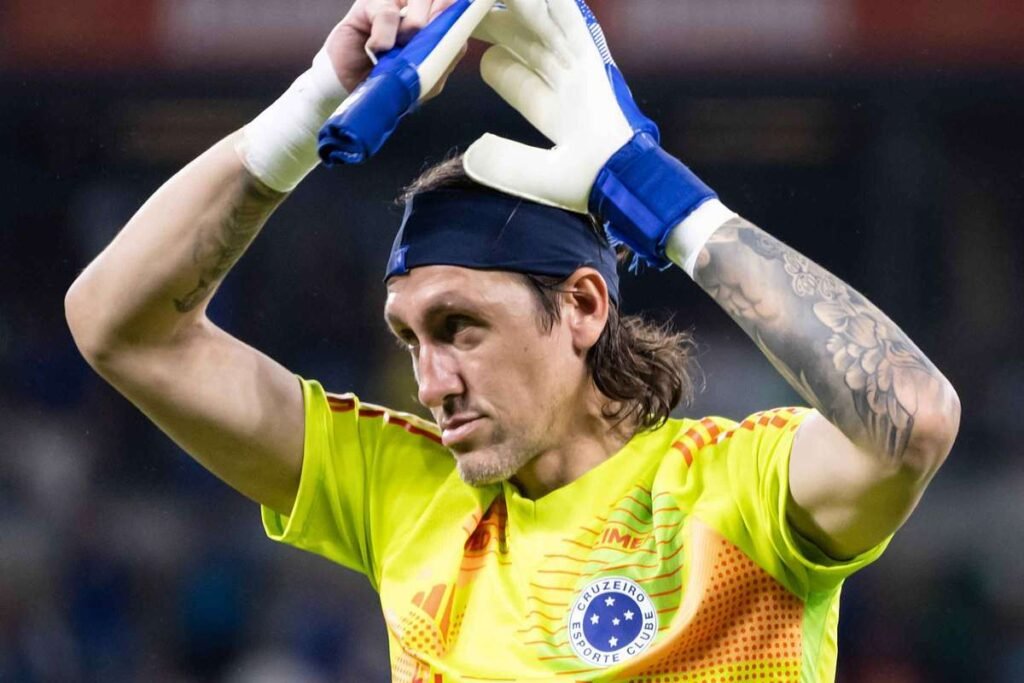 Cássio Desfalca Cruzeiro na Final Após Lesão: Atlético-MG em Busca do Título
