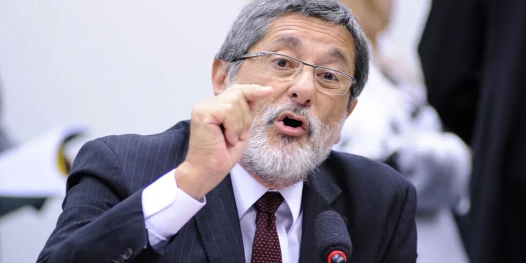 Conflito Global Aumenta Vulnerabilidade Energética do Brasil, Afirma Ex-Presidente da Petrobras