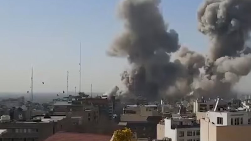 Conflito Israel-Líbano: Forças Armadas Iniciam Operações Terrestres na Fronteira e Ministro Declara 'Controle Total'