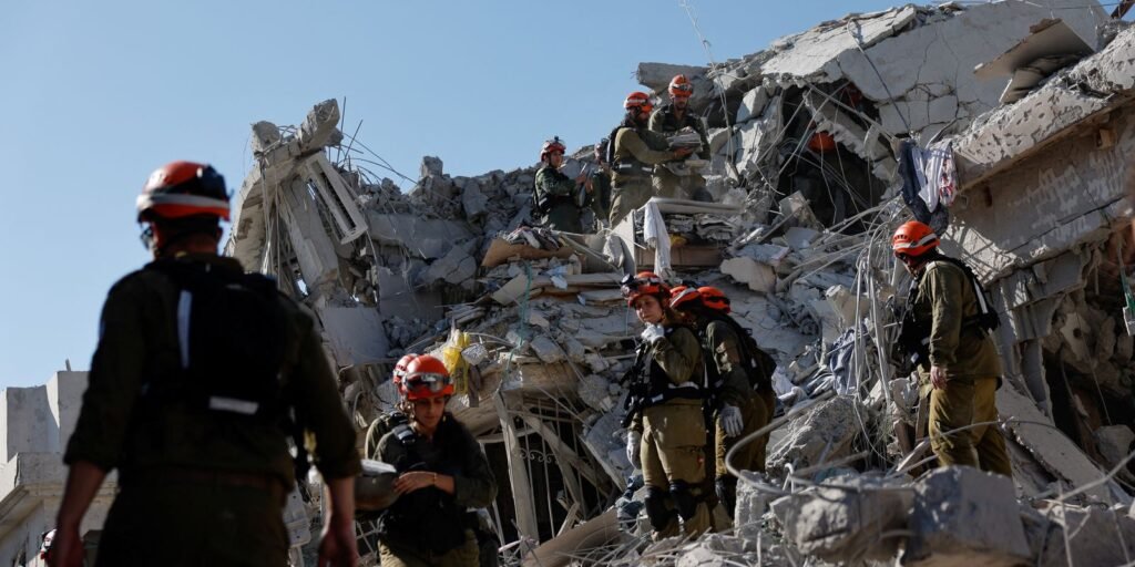 Conflito no Oriente Médio: Bombardeios Intensificam-se Neste Domingo, Aumentando a Tensão Regional