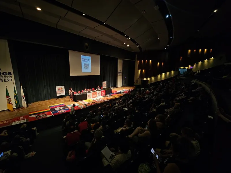 "Um outro mundo é possível quando estamos juntos e juntas com nossas diferenças, mas também com nossa unidade antifascista e anti-imperialista", ressaltou Damian Hazar