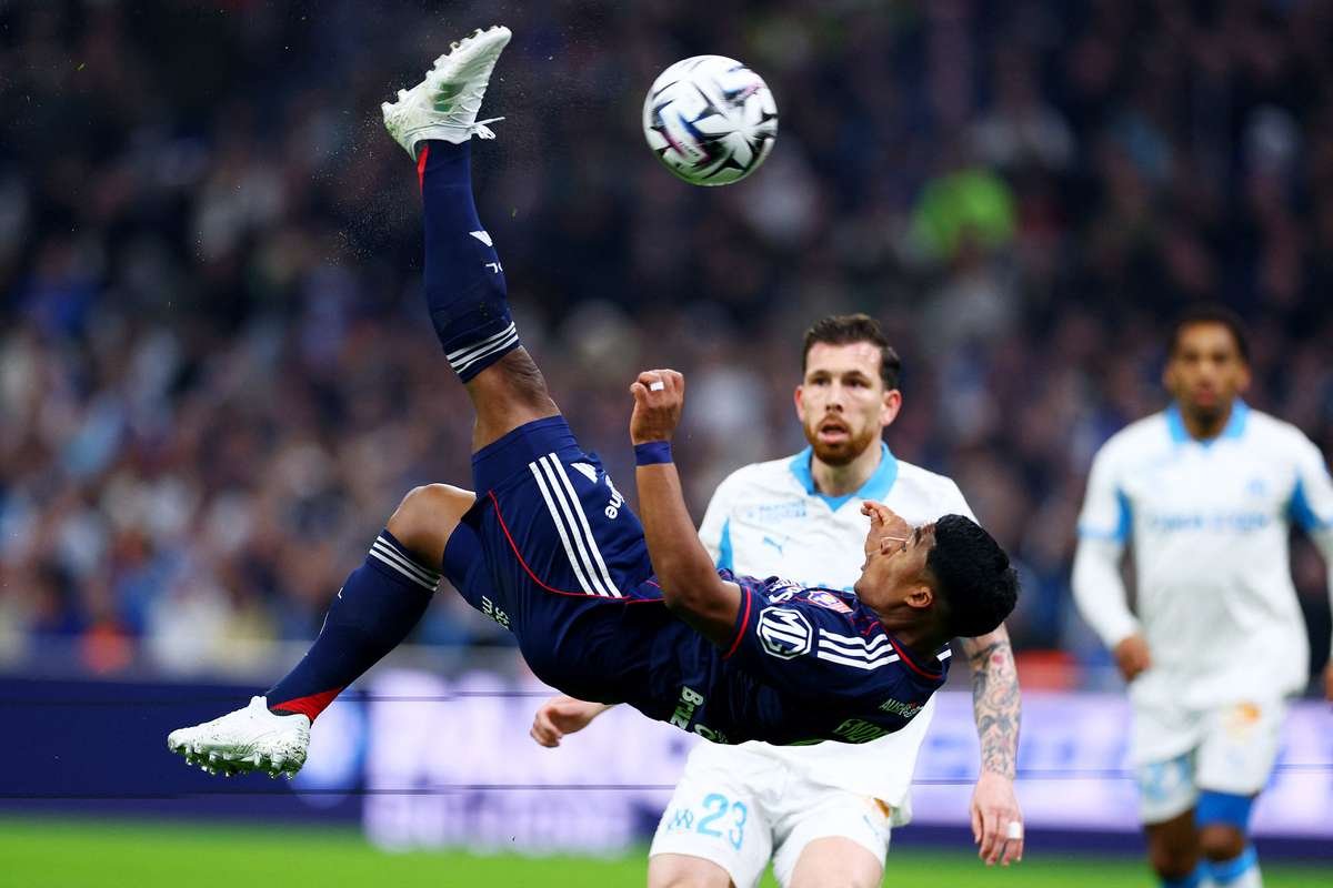 Endrick brilha com duas assistências, mas Lyon amarga derrota na Ligue 1