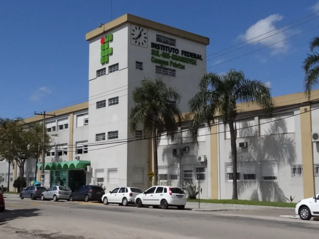 , Estudantes fazem ranking sexual com fotos de alunas em colégio federal no RS