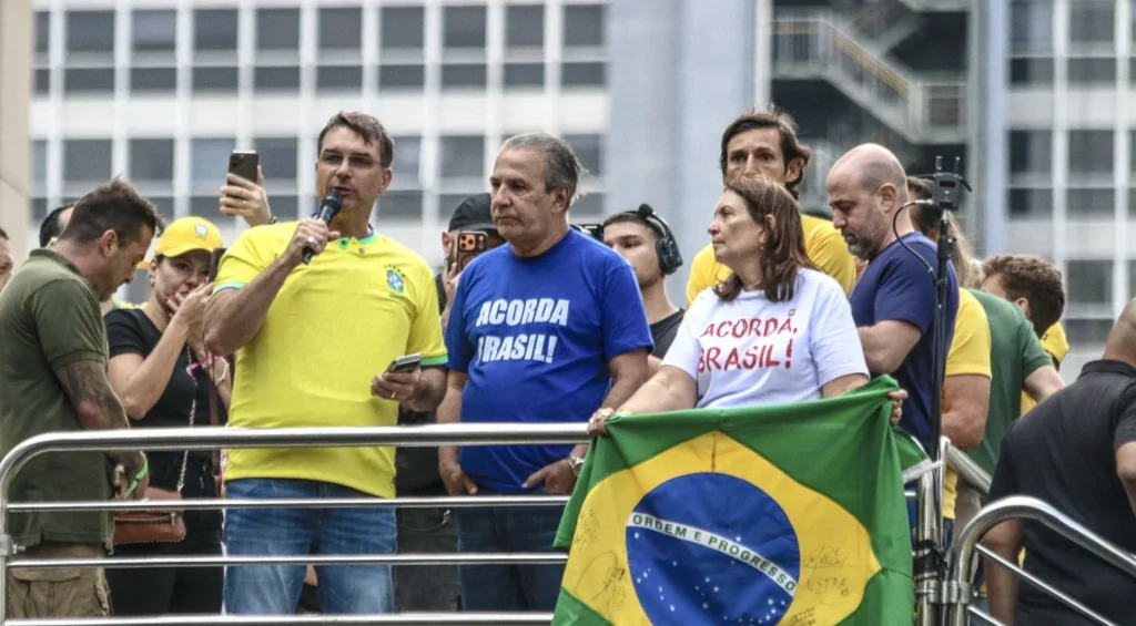 Estudo da USP Revela: Manifestação de Extrema Direita na Avenida Paulista Reúne Apenas 20 Mil Participantes