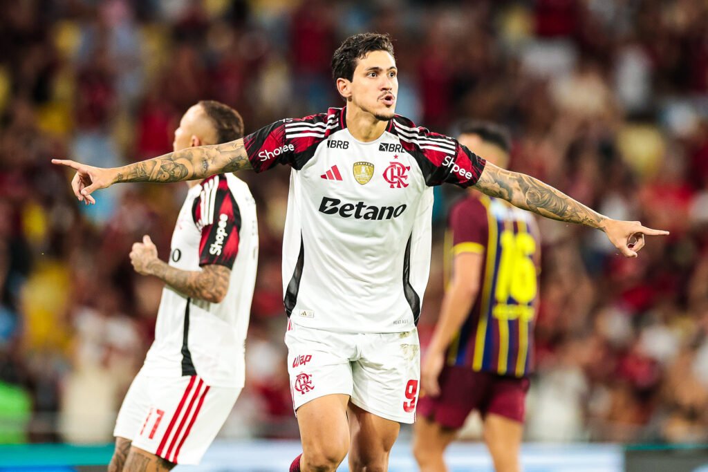 Flamengo Brilha no Maracanã: Vitória Arrasadora de 8 a 0 sobre o Oposição Garante Vaga na Final do Carioca