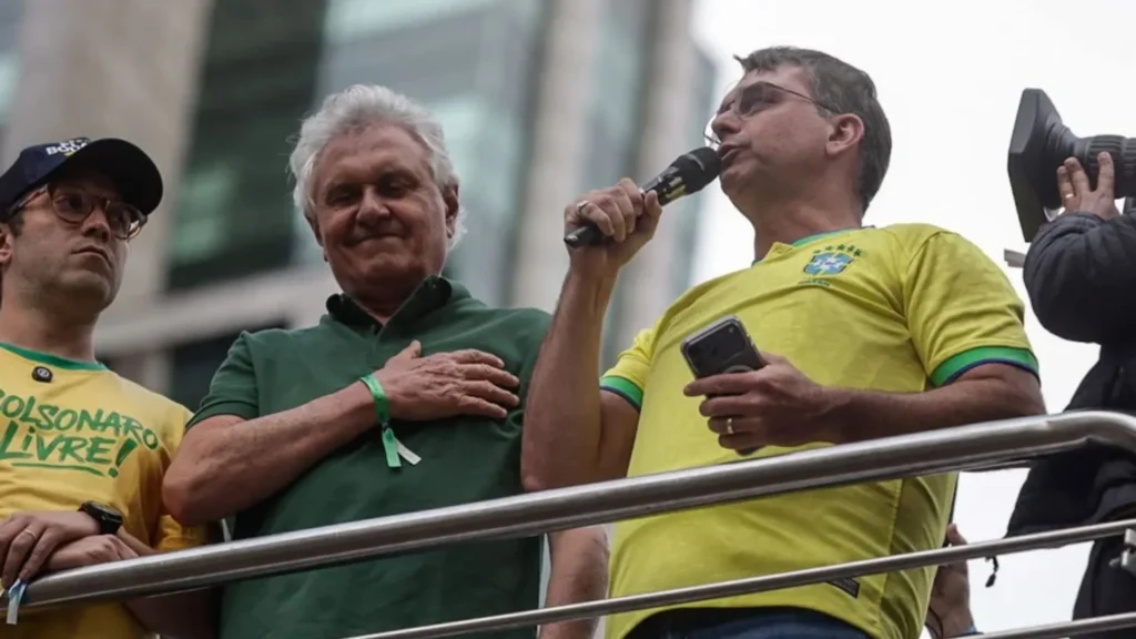 Flávio Bolsonaro Confirma que Pai Retornará ao Planalto em 2027: Expectativas e Implicações para o Cenário Político