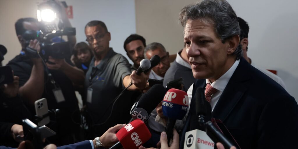 Haddad: Conflito Global Não Afetará a Economia Brasileira a Curto Prazo, Mas Riscos Persistem