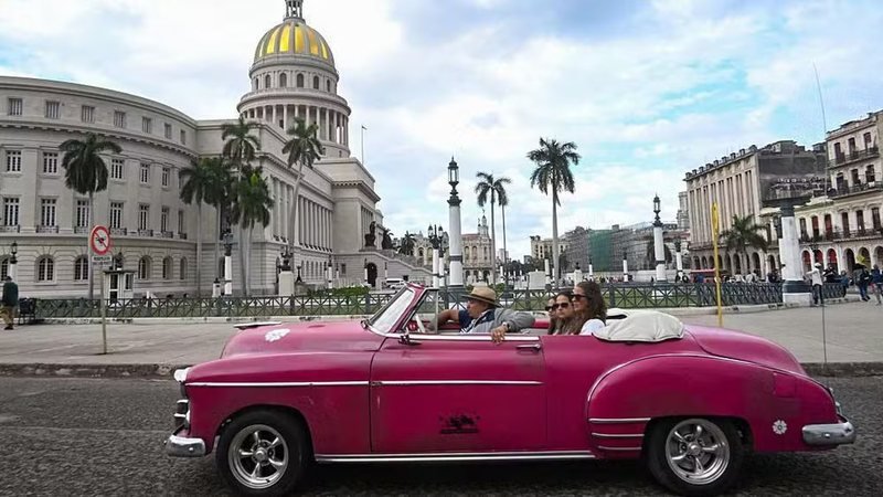 Impacto da Queda no Turismo: Aprofundamento da Crise Cubana e Seus Desdobramentos Sociais