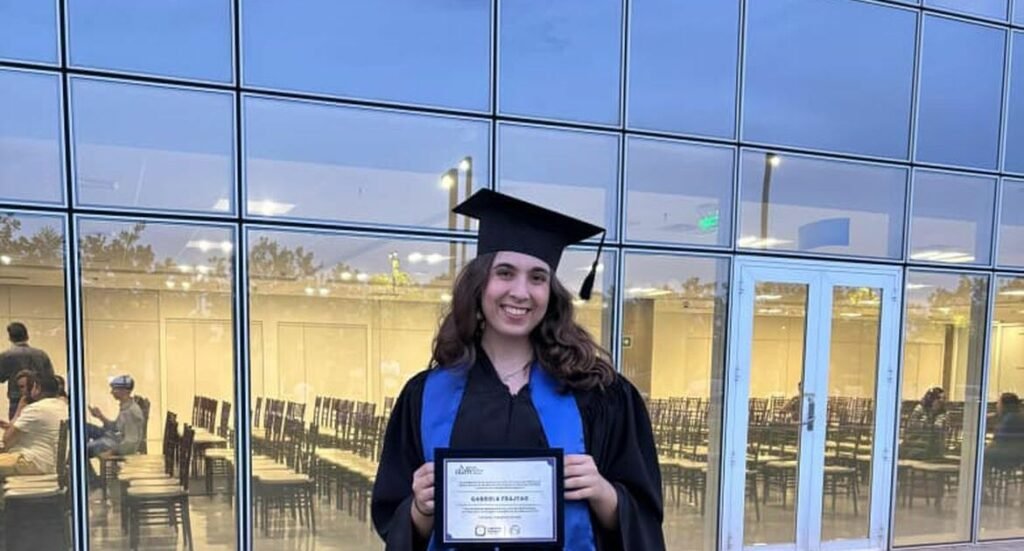 Jovem Brasileira Conquista Prêmio Internacional em Biologia Quântica e Coloca o País em Destaque