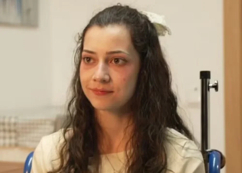 Jovem Espanhola de 25 Anos Recebe Autorização: Um Marco na Luta por Direitos e Oportunidades