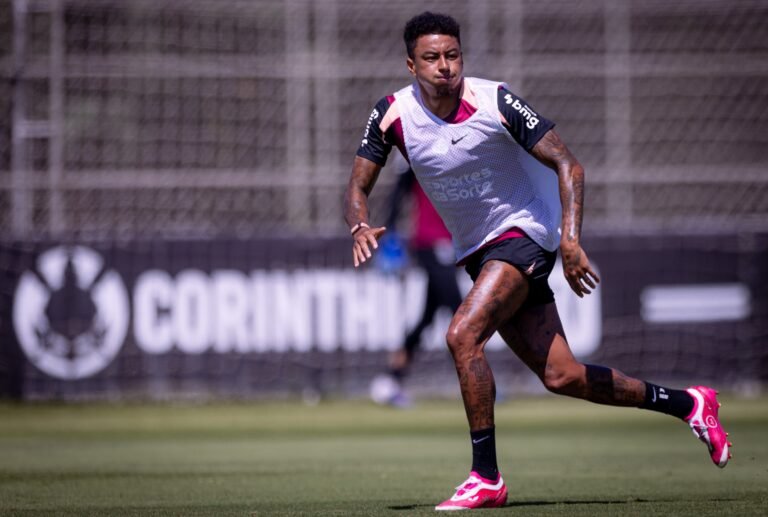 Lingard regularizado: possível substituto de Memphis no Corinthians