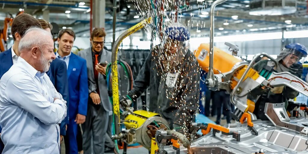 Lula Classifica Aumento dos Combustíveis como Inaceitável e Exige Medidas Imediatas do Governo