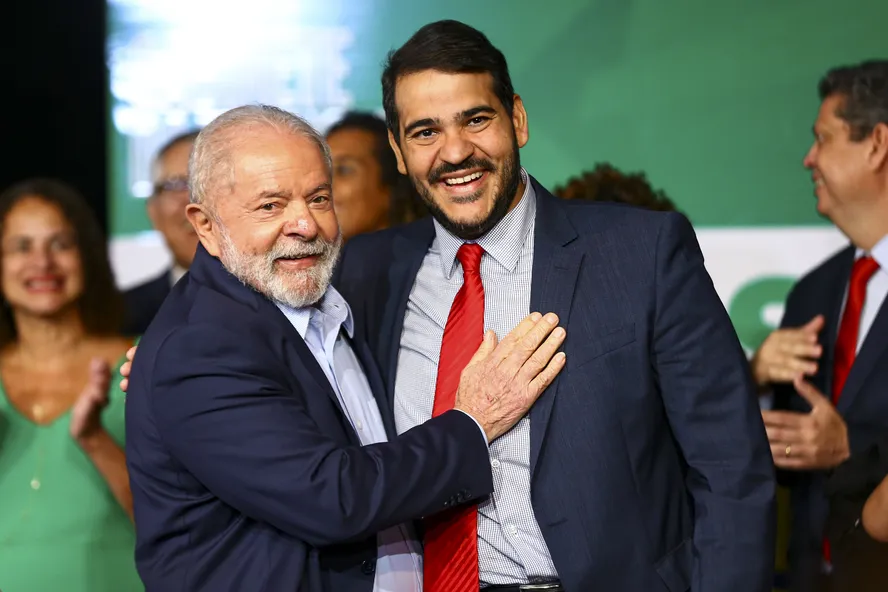 , Lula deve enviar nome de Messias ao Senado mesmo sob risco de Alcolumbre rejeitar