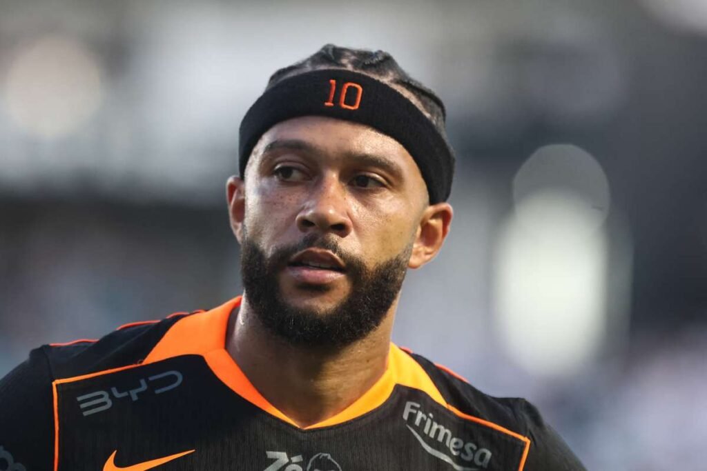 Memphis em Risco: Possível Sanção por Uso de Celular Durante Partida do Corinthians