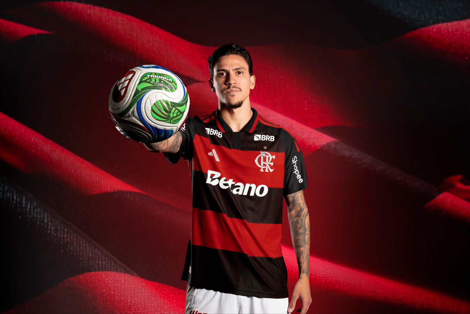 Pedro, atacante do Flamengo, inicia nova jornada fora dos gramados
