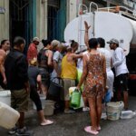 Petroleiro russo atraca em Cuba; apoio de Moscou é garantido