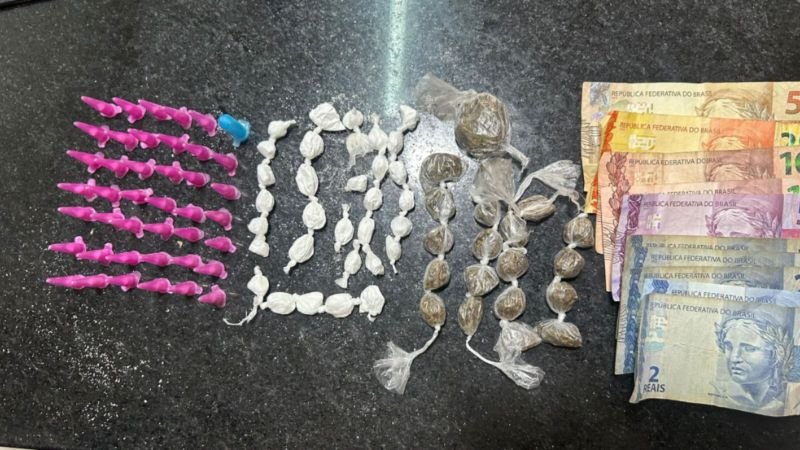 Polícia Militar Prende Suspeito com Mais de 100 Porções de Drogas Após Tentativa de Fuga na Bahia