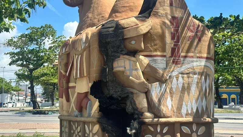 Polícia Reforça Compromisso: Vandalismo em Escultura da Orla Será Severamente Punido