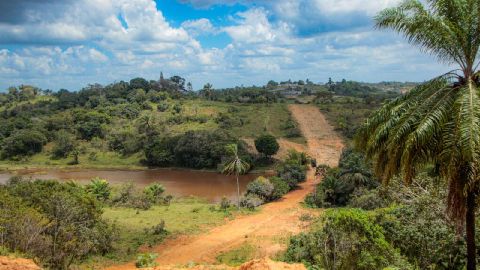 Prefeitura de Simões Filho investe R$ 6 milhões em estradas