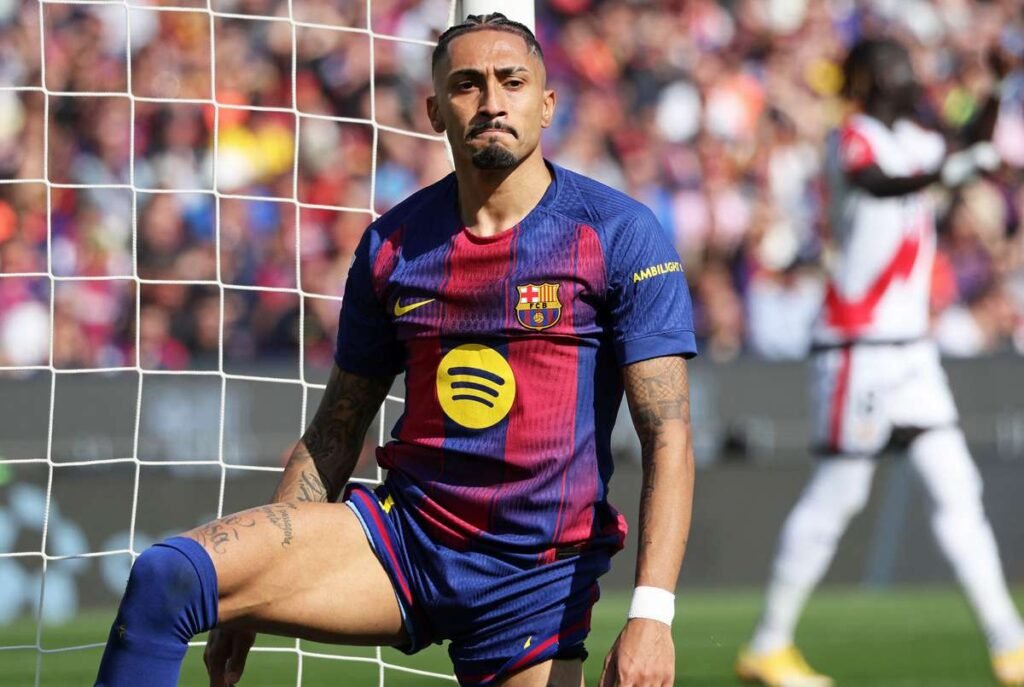 Raphinha Desfalca Barcelona na Champions League Após Lesão pela Seleção: Impacto e Consequências