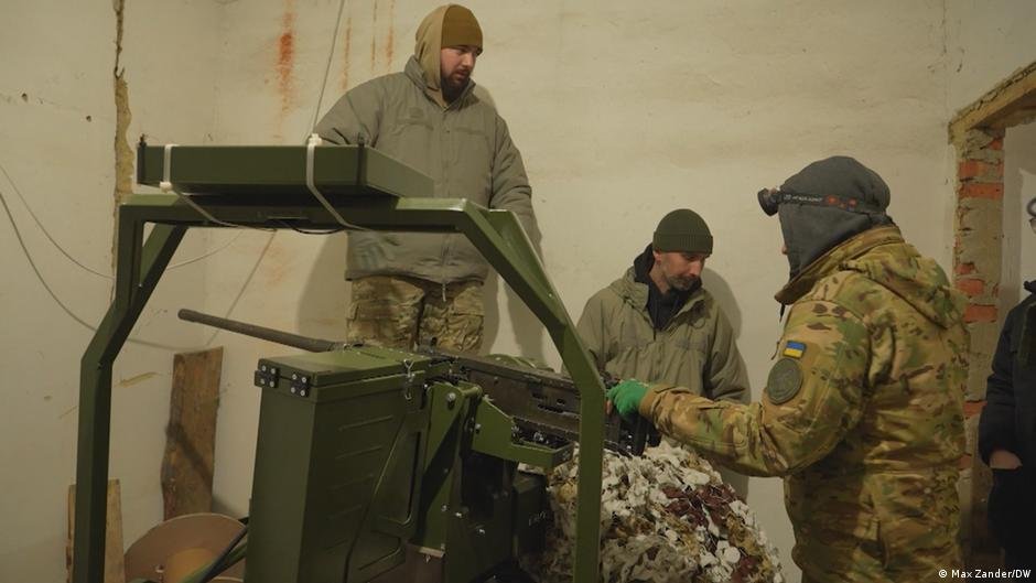 Repórter Imersivo: A Coragem de Enfrentar a Linha de Frente em um Campo de Batalha Dominado por Robôs na Ucrânia
