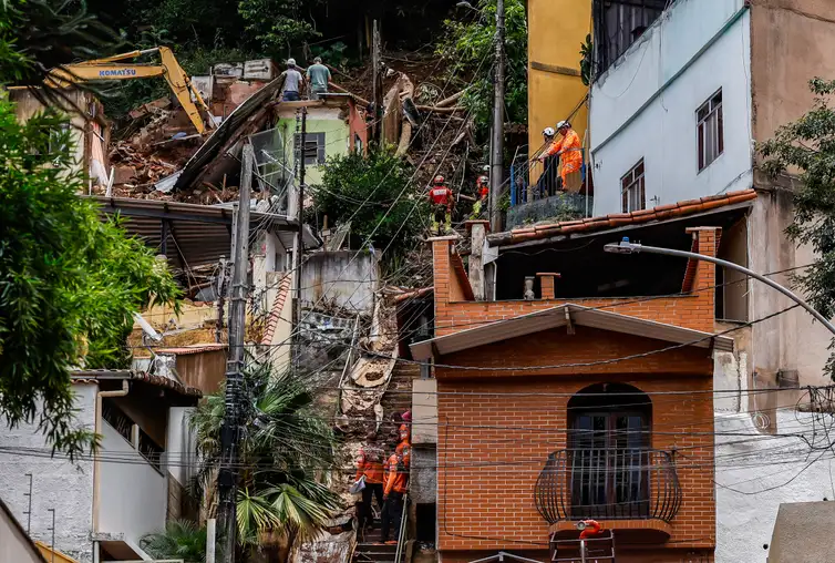 Resgate do Último Desaparecido em Juiz de Fora Marca Trágico Desfecho de Tempestades que Deixaram 72 Mortos em Minas Gerais