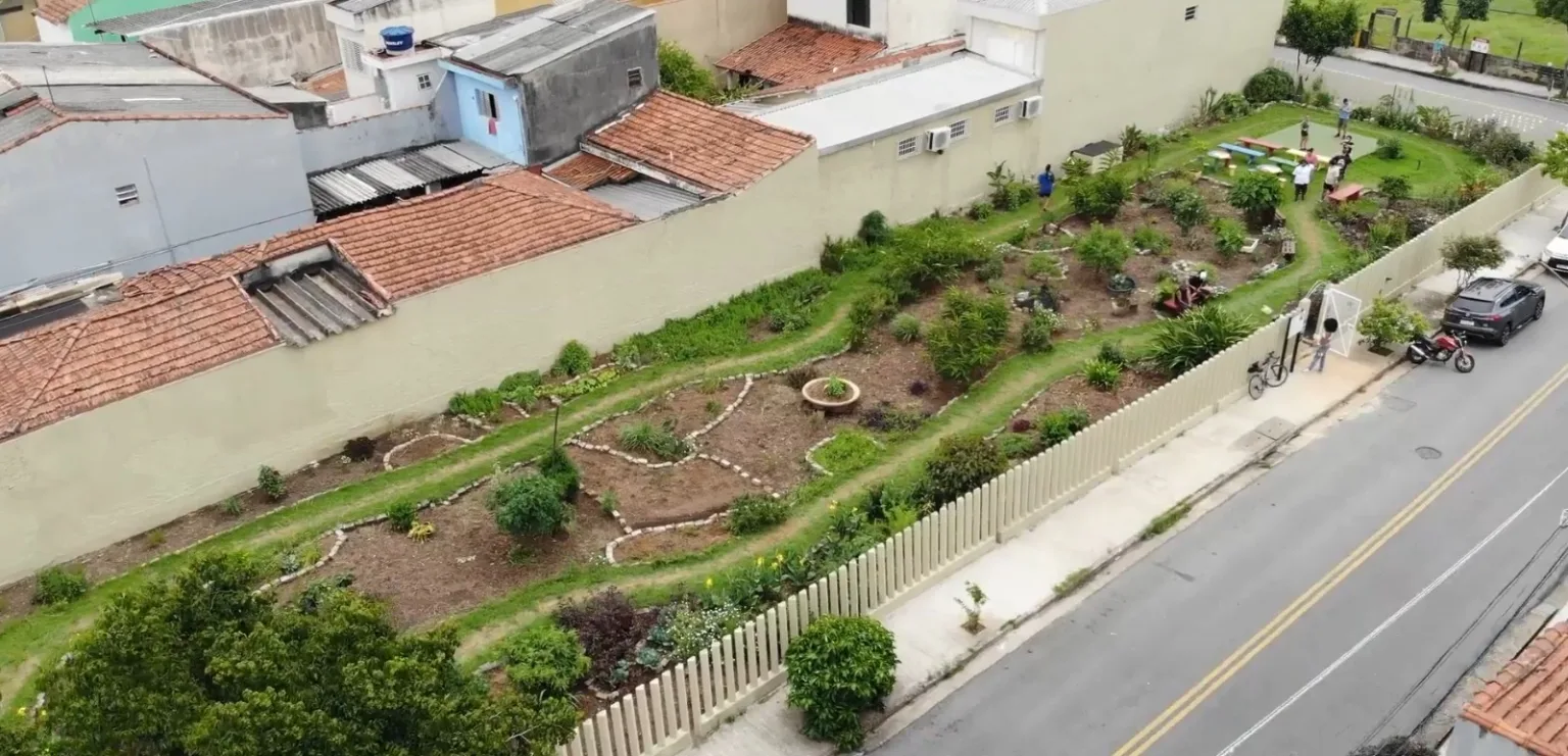 Revolução Verde: Horta Comunitária na Grande SP Enfrenta Fome e Calor Extremo com Sustentabilidade